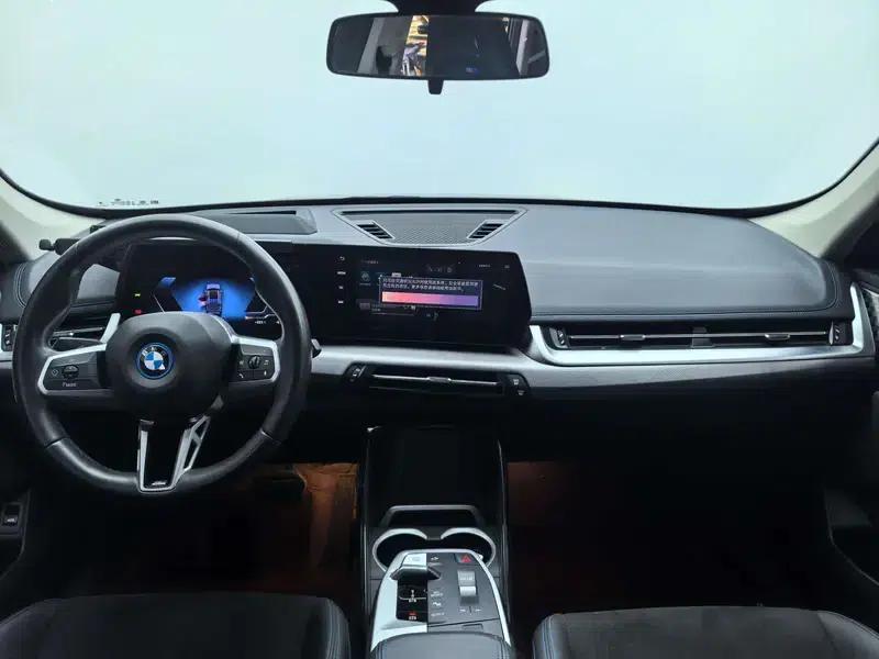 2023 BMW iX1 xDrive30L M Sport Package — миниатюра 8