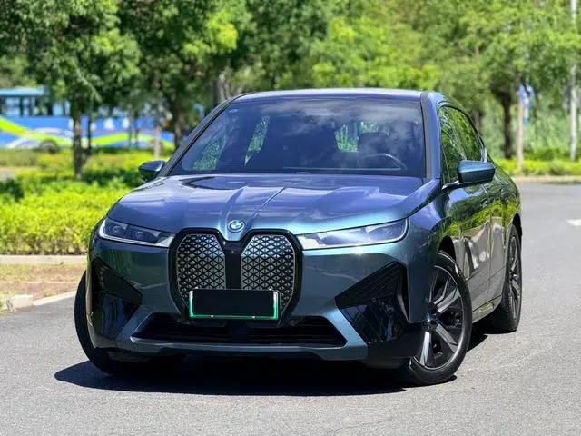 BMW iX 2023 xDrive40
