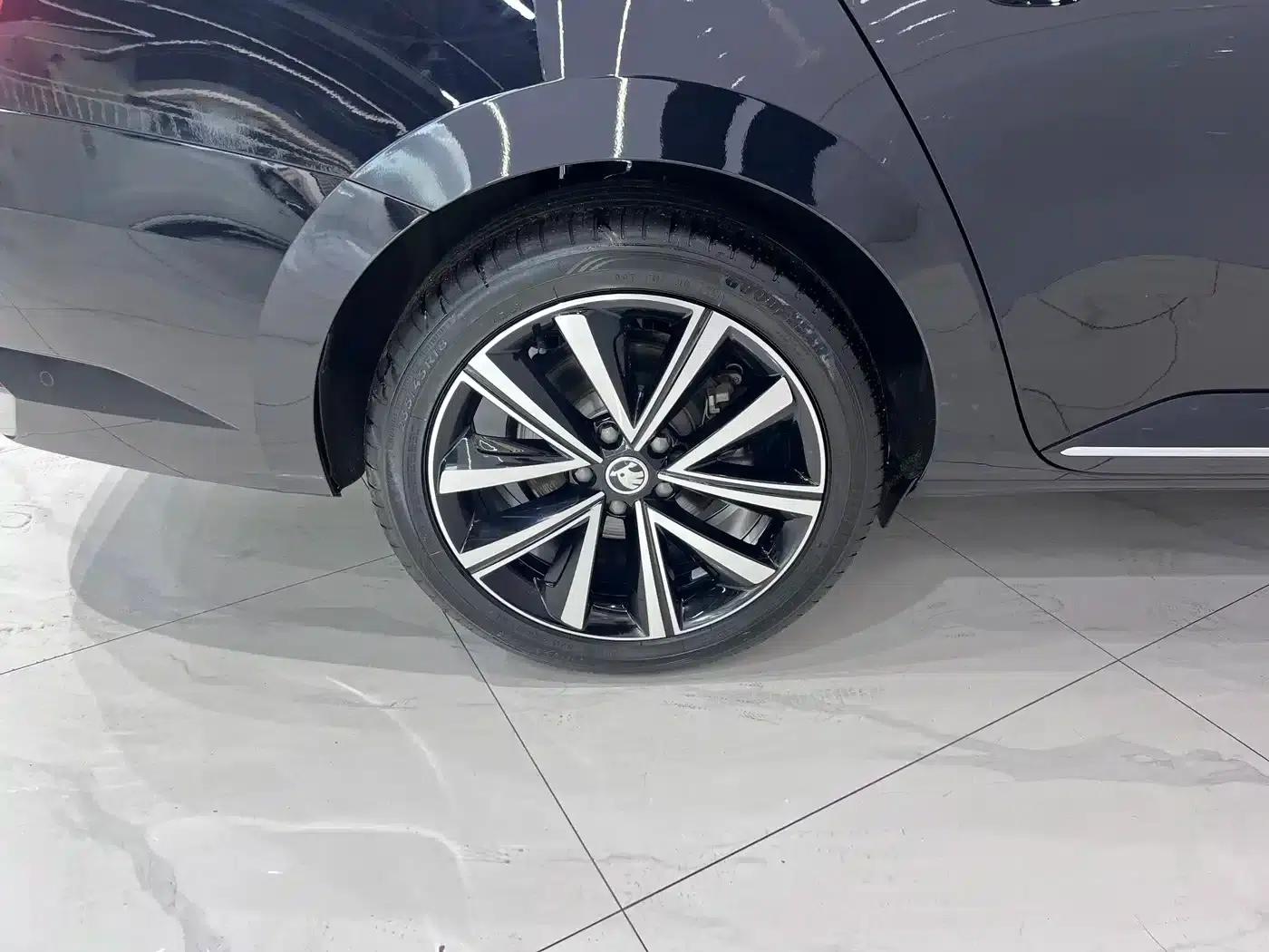 Superb 2023 TSI280 DSG Premium Edition — миниатюра 20