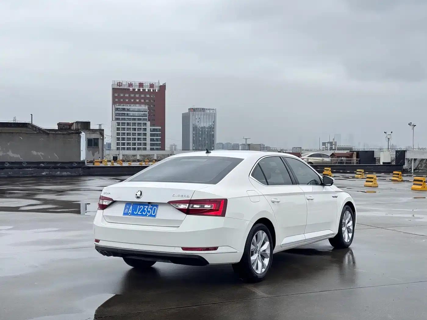 Superb 2016 TSI330 DSG Adventure Edition — миниатюра 4