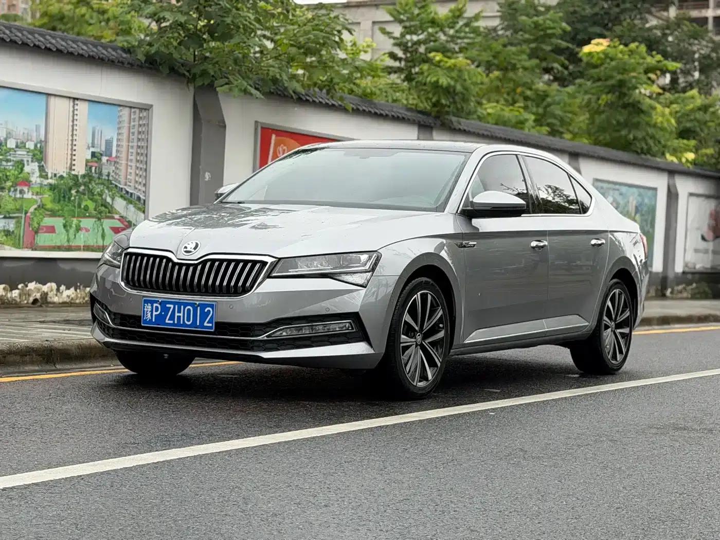 Superb 2022 TSI280 DSG Premium Edition — миниатюра 1