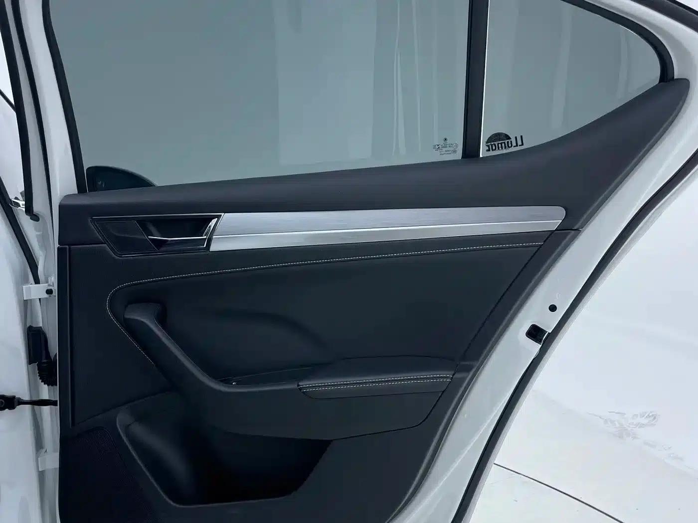 Superb 2023 Facelift TSI280 DSG Premium Edition — миниатюра 23