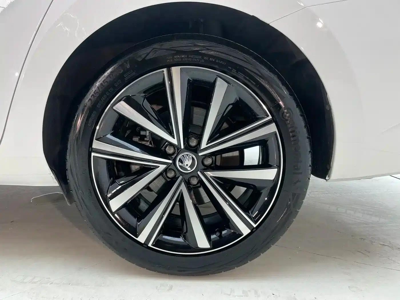Superb 2023 Facelift TSI280 DSG Premium Edition — миниатюра 24