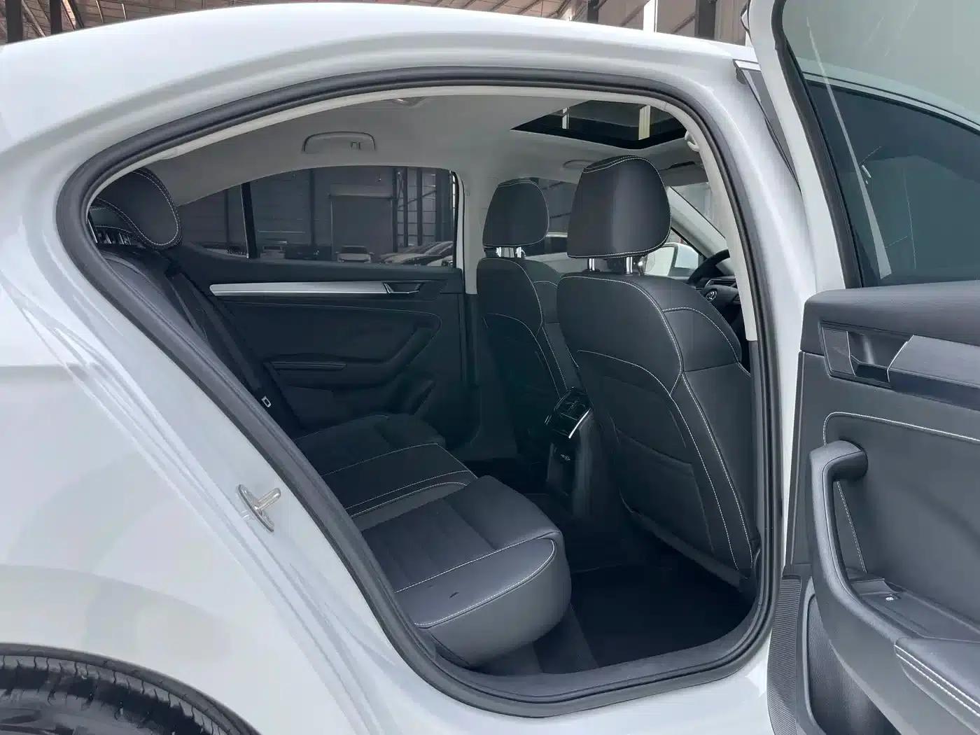 Superb 2023 Facelift TSI280 DSG Premium Edition — миниатюра 30