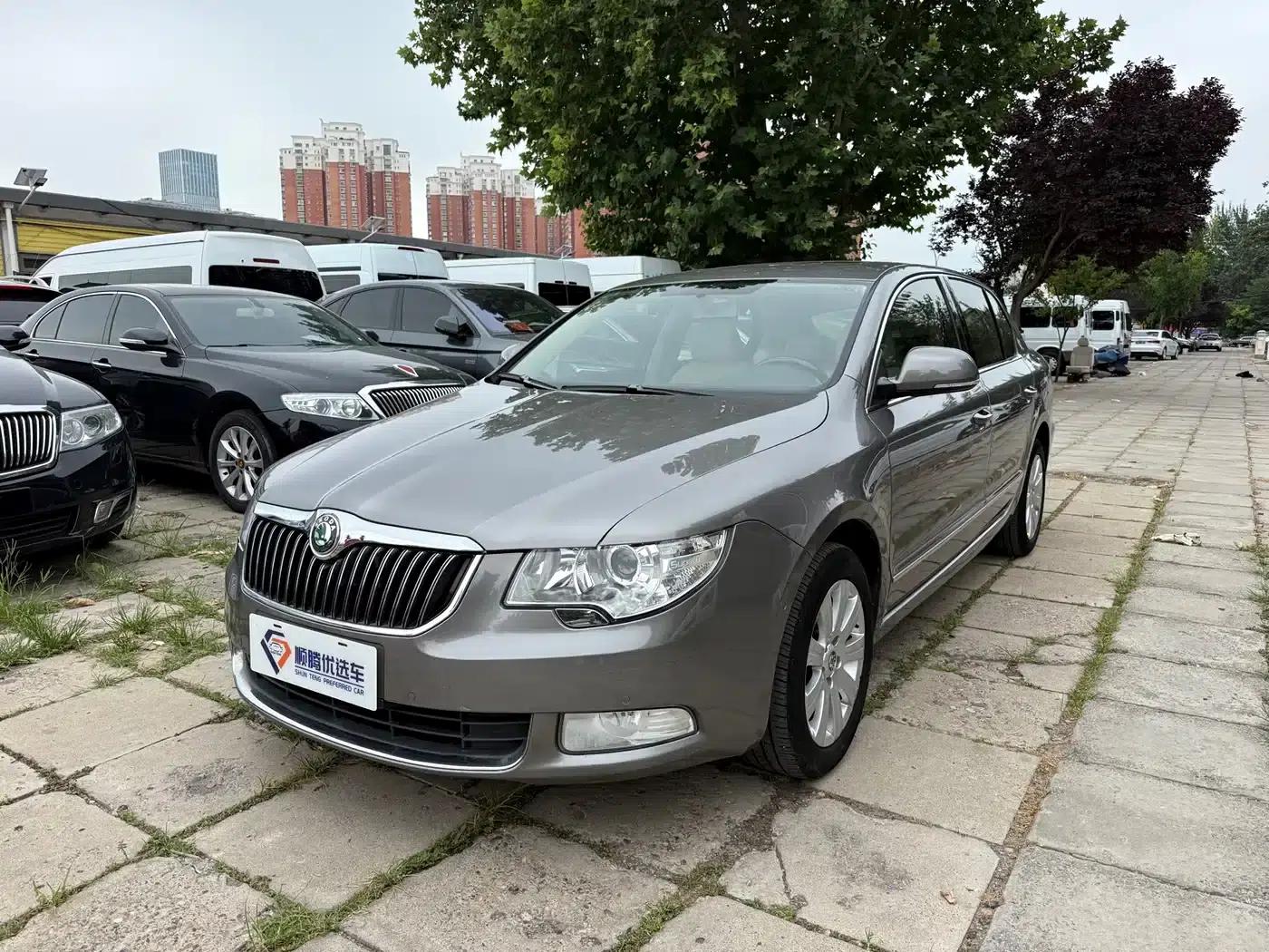 Superb 2012 1.8TSI Automatic Elegance Edition — миниатюра 1