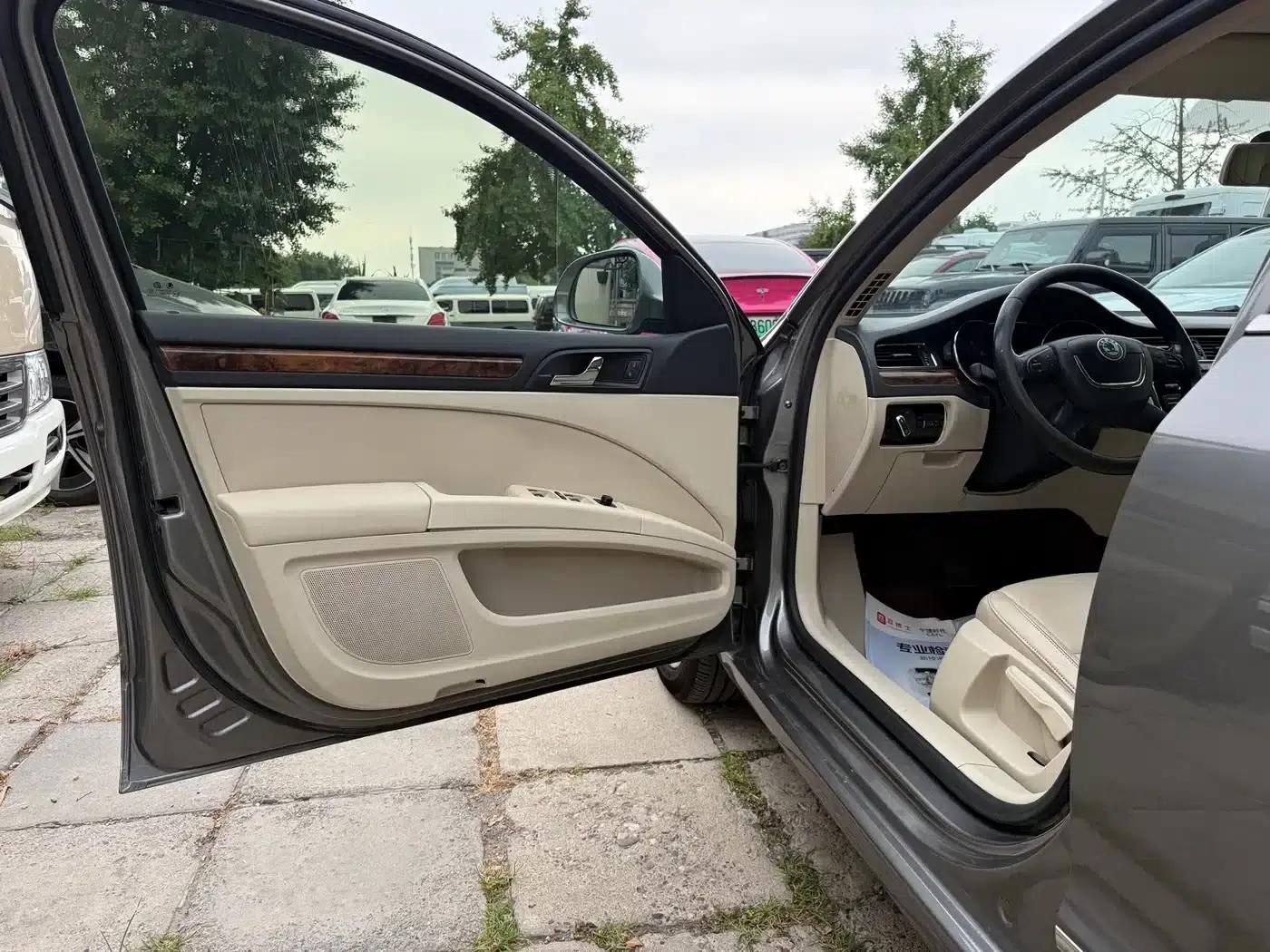 Superb 2012 1.8TSI Automatic Elegance Edition — миниатюра 7