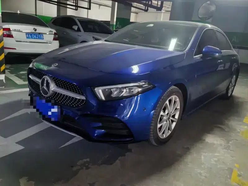 2021 Mercedes-Benz A-Class A 200 L Sport Sedan Dynamic Edition — миниатюра 1
