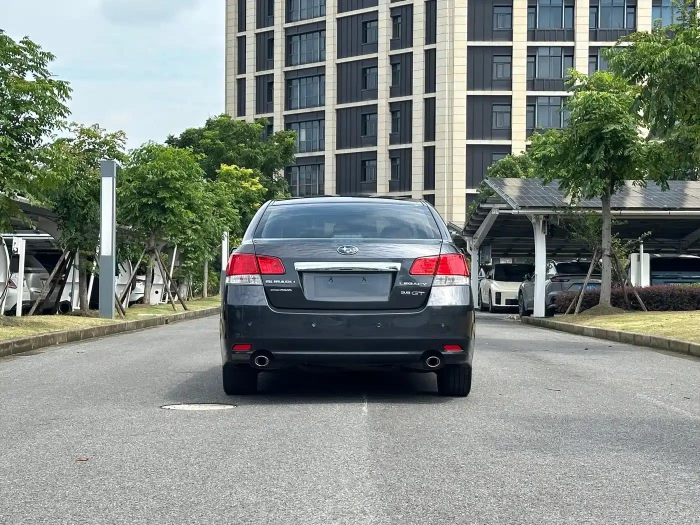 Legacy 2010 2.5GT Luxury Edition — миниатюра 5