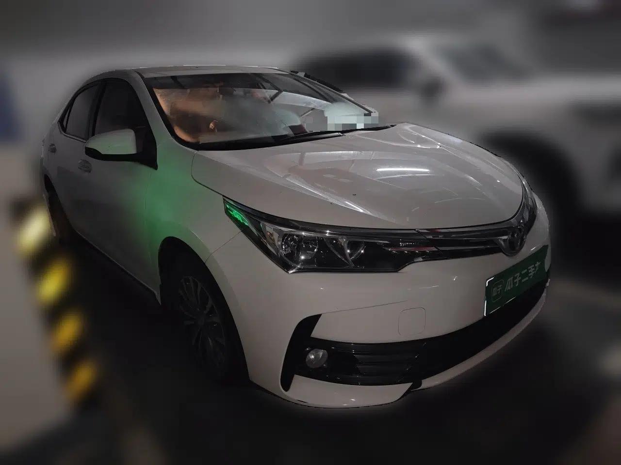Toyota Corolla 2017 Revised Version 1.2T S-CVT GL — миниатюра 3