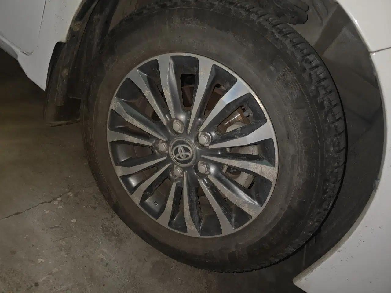 Toyota Corolla 2017 Revised Version 1.2T S-CVT GL — миниатюра 8