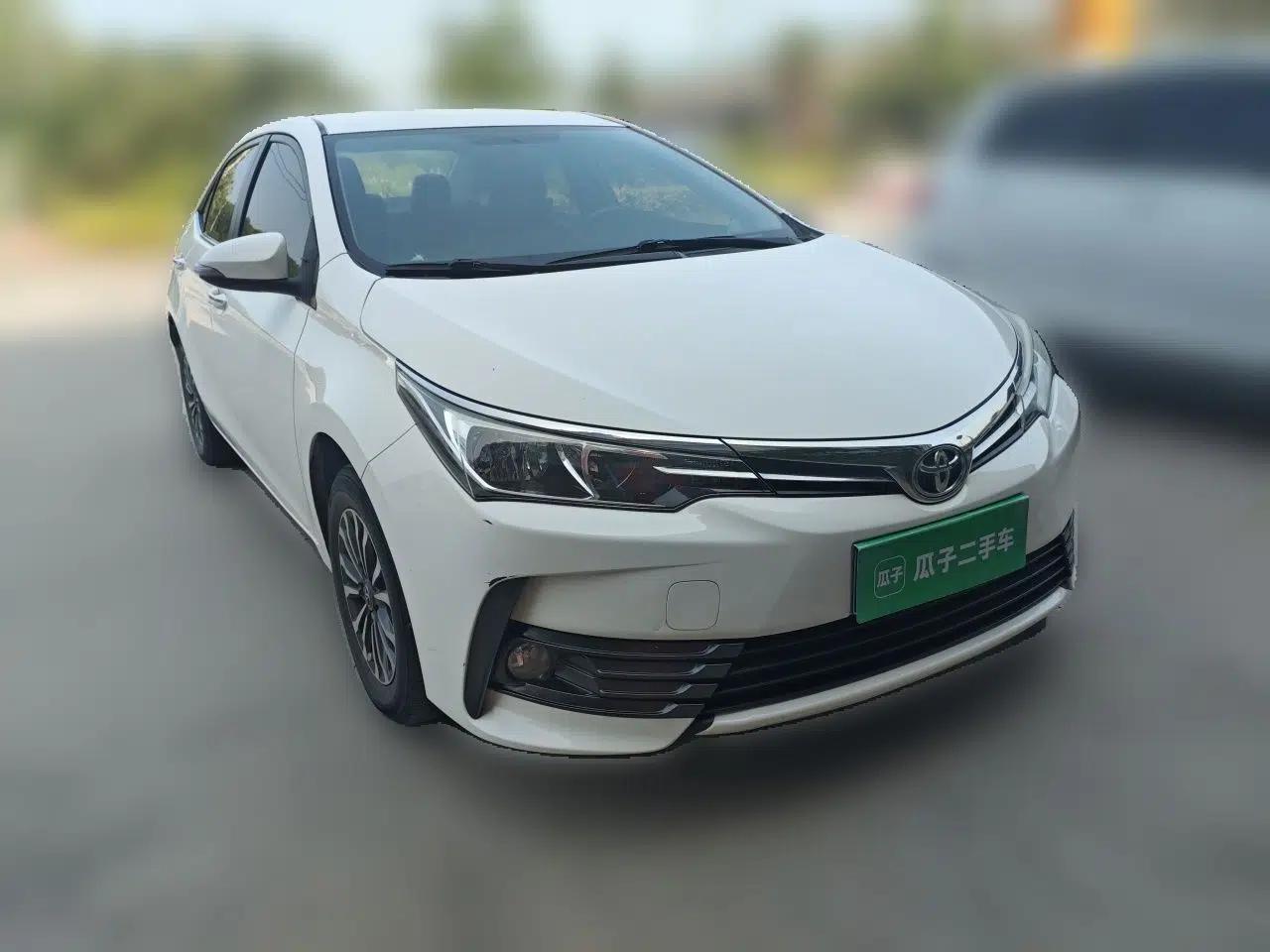 Toyota Corolla 2017 Revised Version 1.2T Manual GL — миниатюра 3
