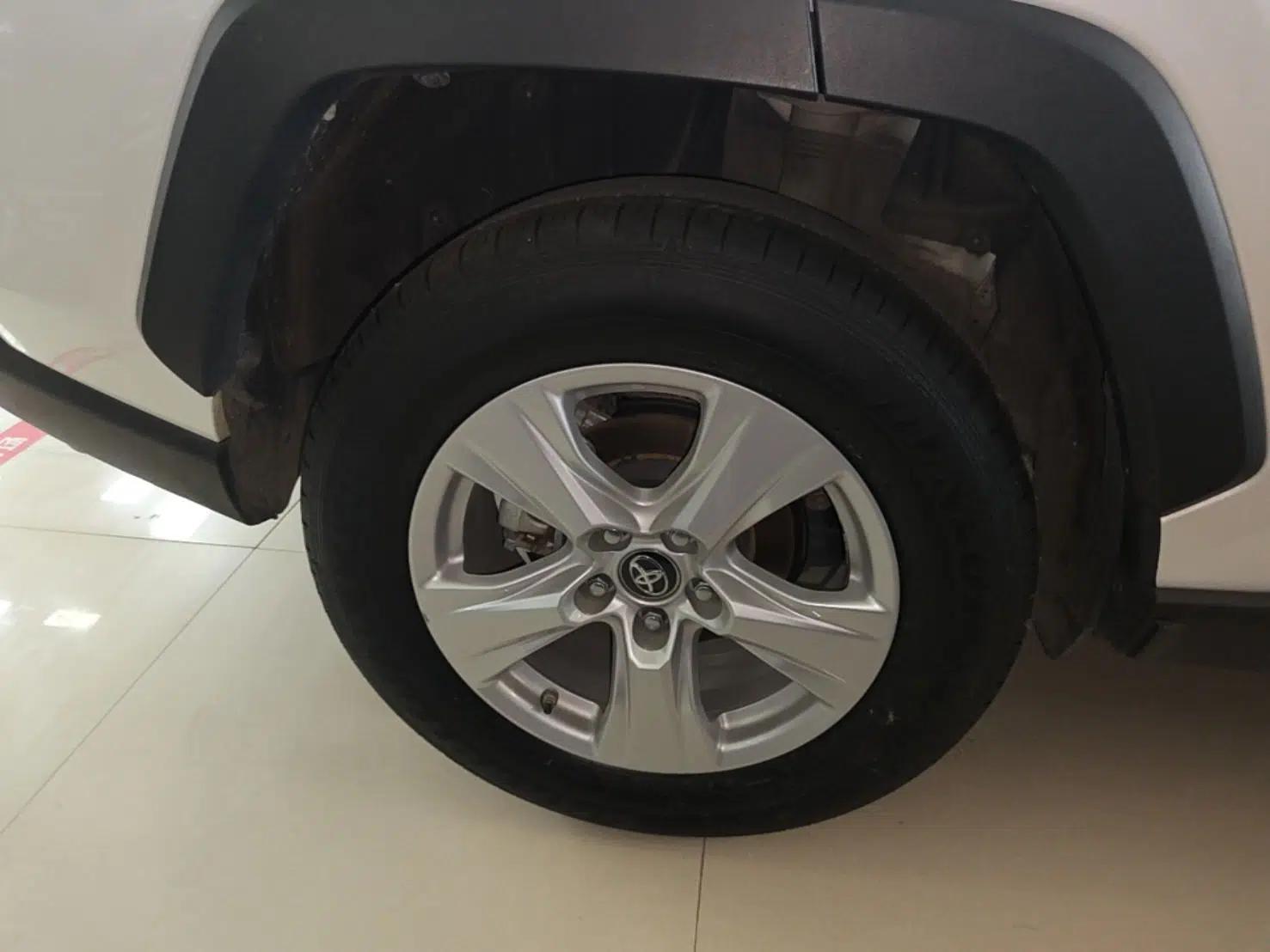 Toyota RAV4 2021 2.0L CVT Two-Wheel Drive Urban Edition — миниатюра 11