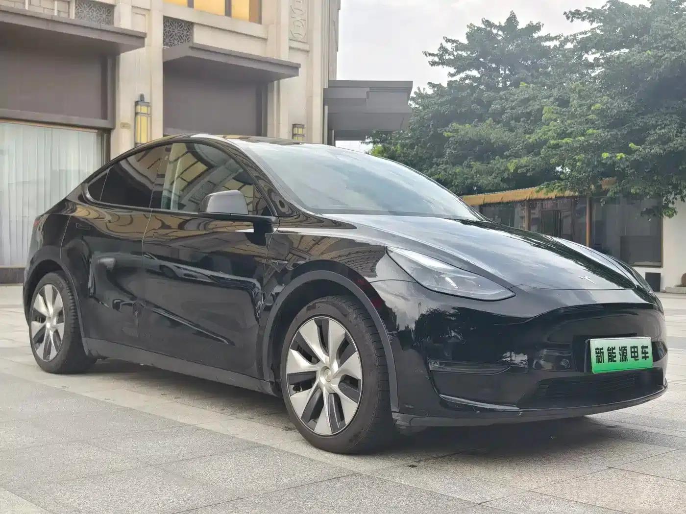 Model Y 2022 Long Range All-Wheel Drive — миниатюра 3