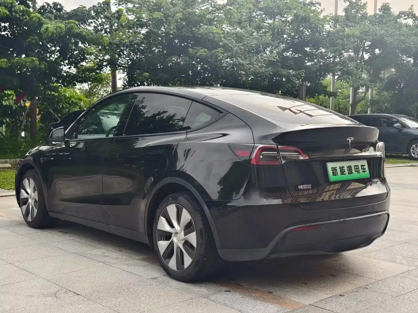 Model Y 2022 Long Range All-Wheel Drive — миниатюра 5