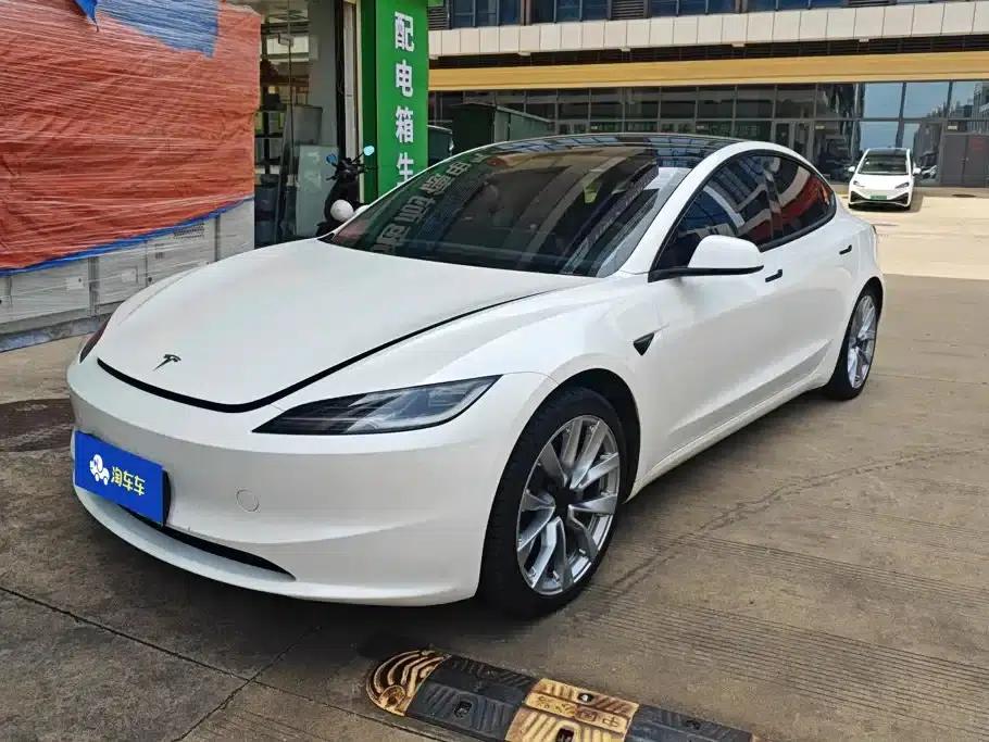 Model 3 2023 Long Range All-Wheel Drive — миниатюра 1