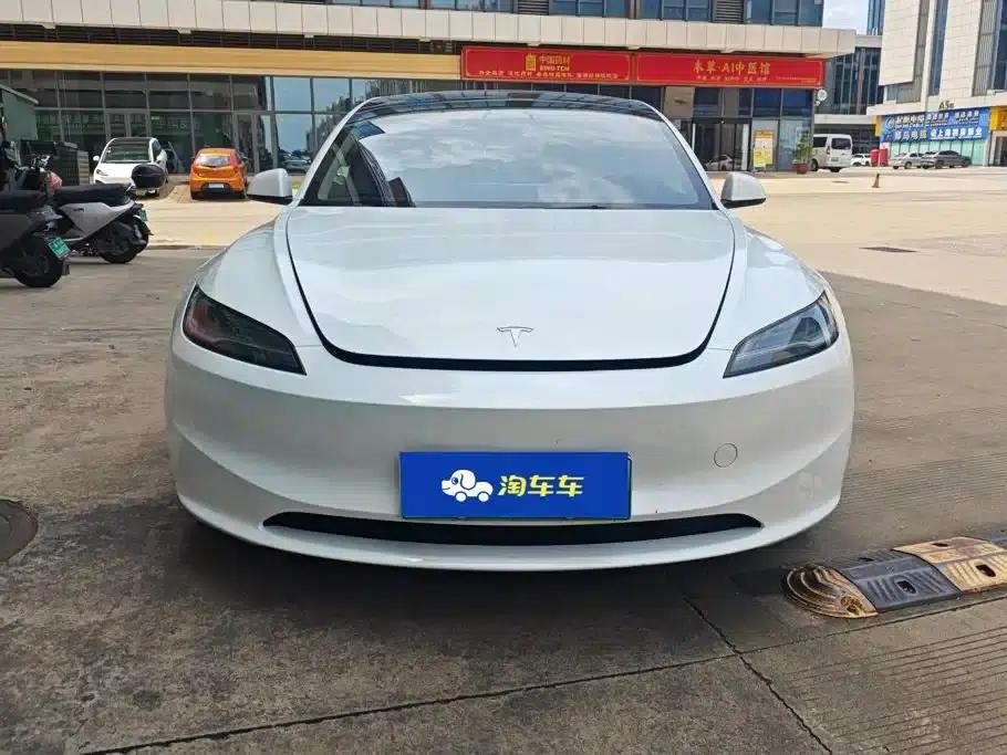 Model 3 2023 Long Range All-Wheel Drive — миниатюра 2