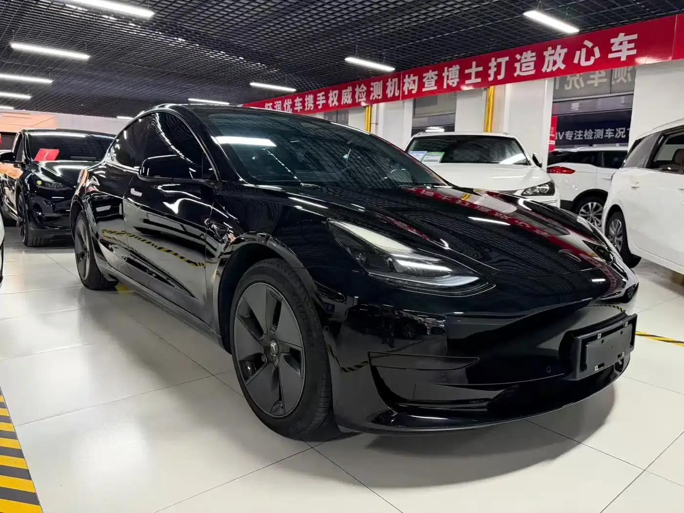 Model 3 2022 Rear-Wheel Drive — миниатюра 2