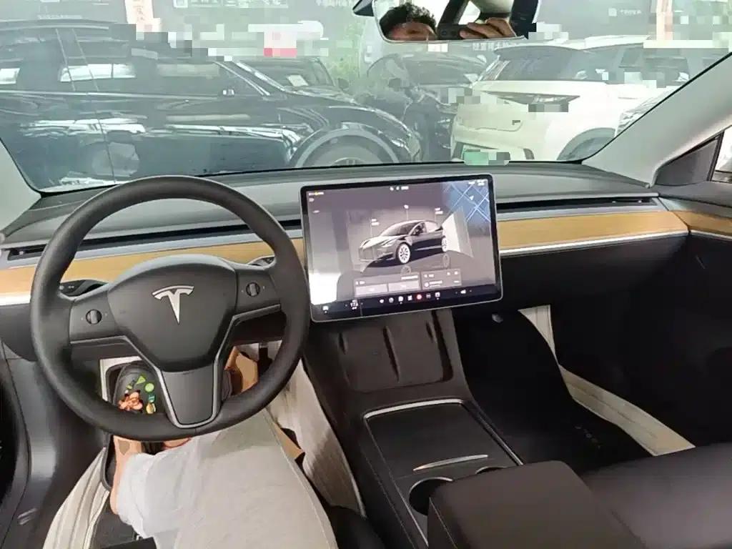 Model 3 2022 Rear-Wheel Drive — миниатюра 10