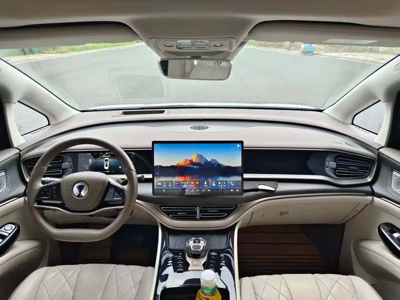 Denza D9 2022 DM-i 970 4WD Premium Edition — миниатюра 8