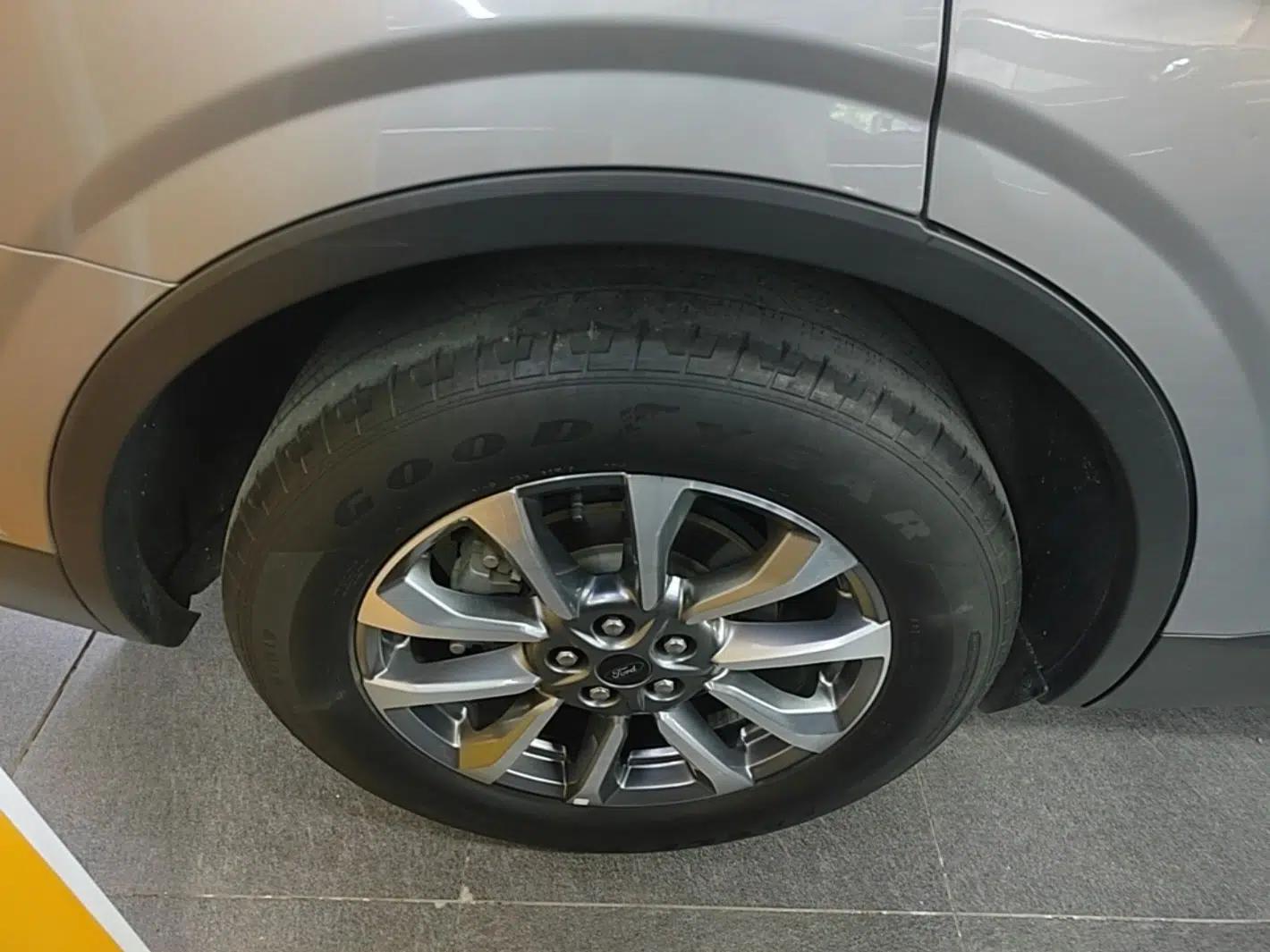 Ford Edge 2023 Ford Explorer L 2.0T EcoBoost Two-Wheel Drive 7-Seater Luxury Model — миниатюра 11