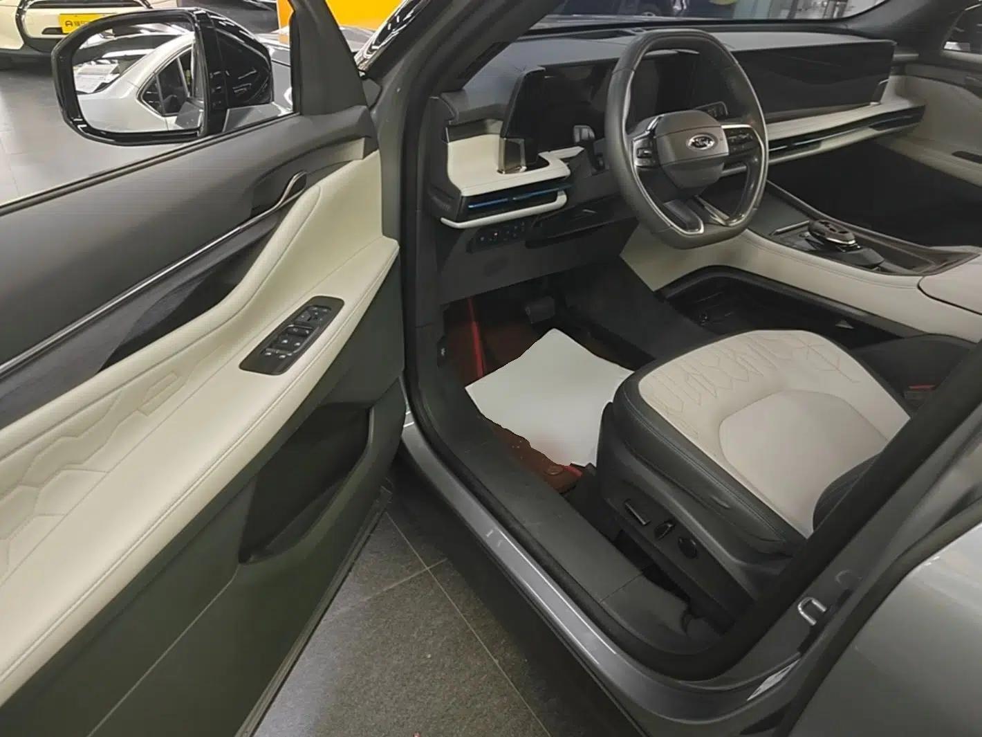 Ford Edge 2023 Ford Explorer L 2.0T EcoBoost Two-Wheel Drive 7-Seater Luxury Model — миниатюра 23