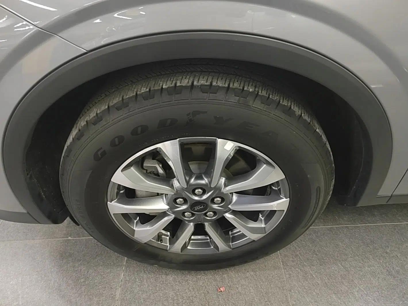 Ford Edge 2023 Ford Explorer L 2.0T EcoBoost Two-Wheel Drive 7-Seater Luxury Model — миниатюра 10
