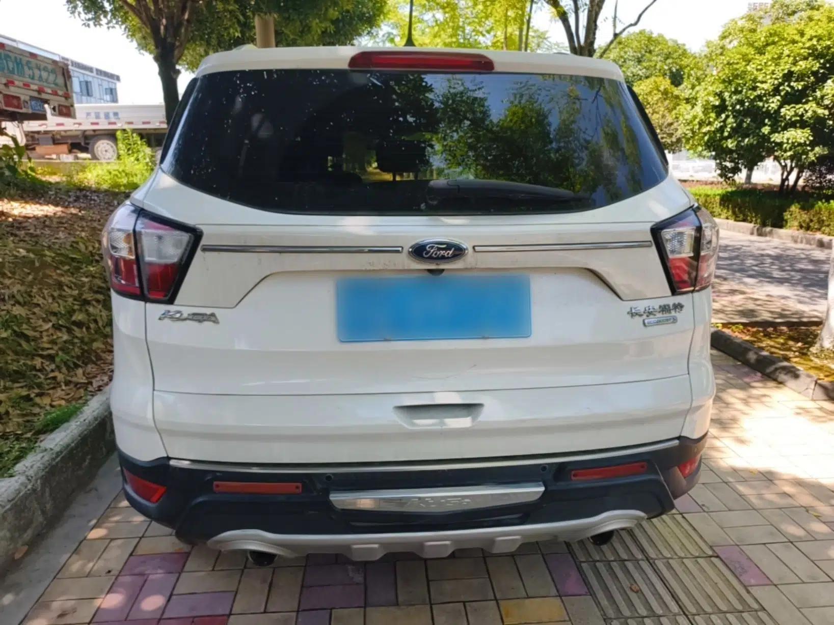 Ford Kuga 2018 EcoBoost 180 Two-Wheel-Drive Luxury Wing Edition — миниатюра 5