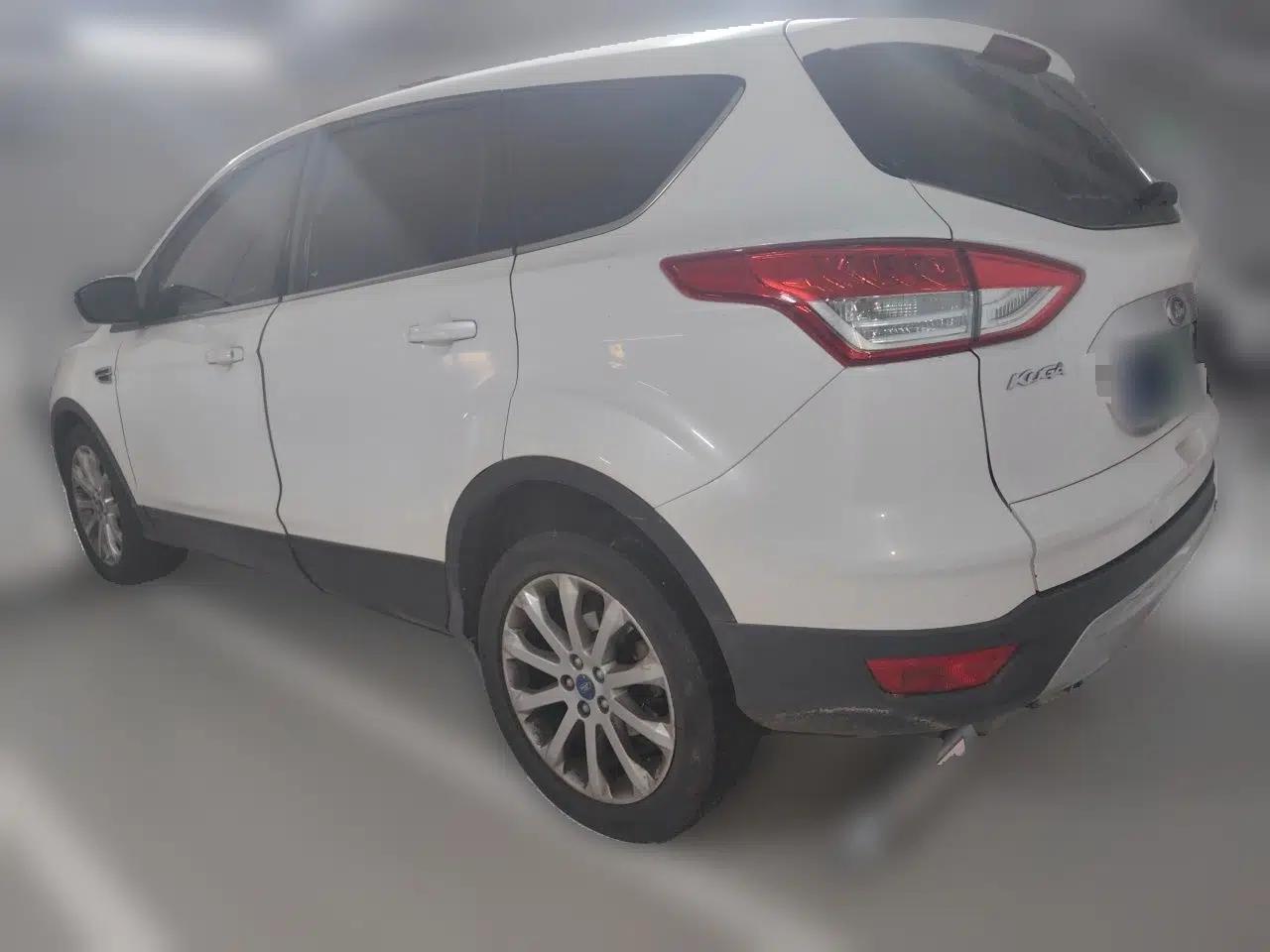 Ford Kuga 2013 1.6L GTDi Two-Wheel-Drive Trend Model — миниатюра 4
