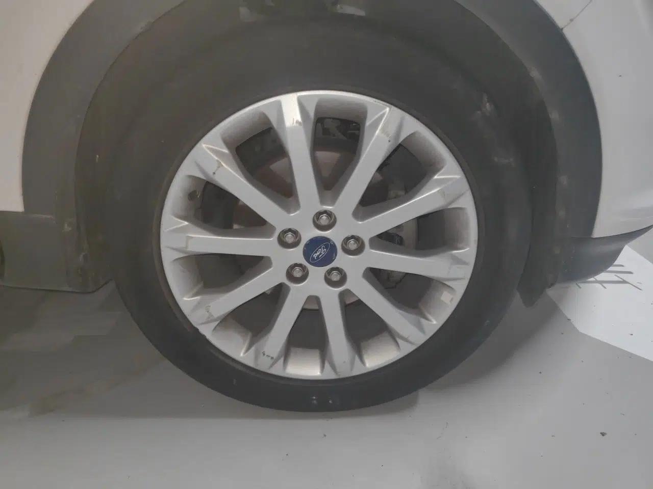 Ford Kuga 2013 1.6L GTDi Two-Wheel-Drive Trend Model — миниатюра 8