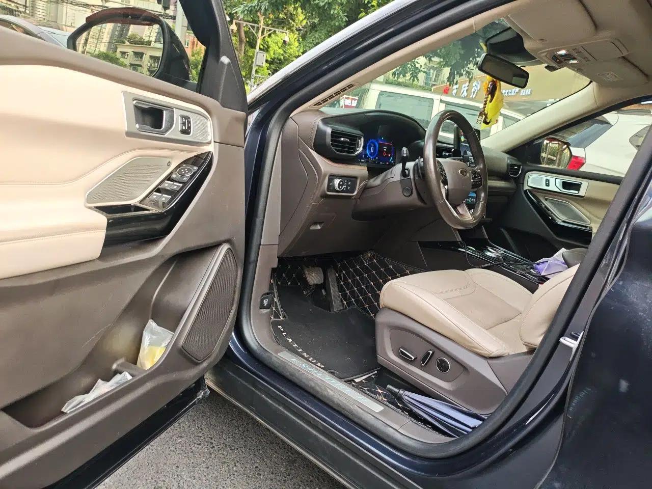 Ford Explorer 2020 EcoBoost 285 4x4 Platinum Edition 7-Seater — миниатюра 16