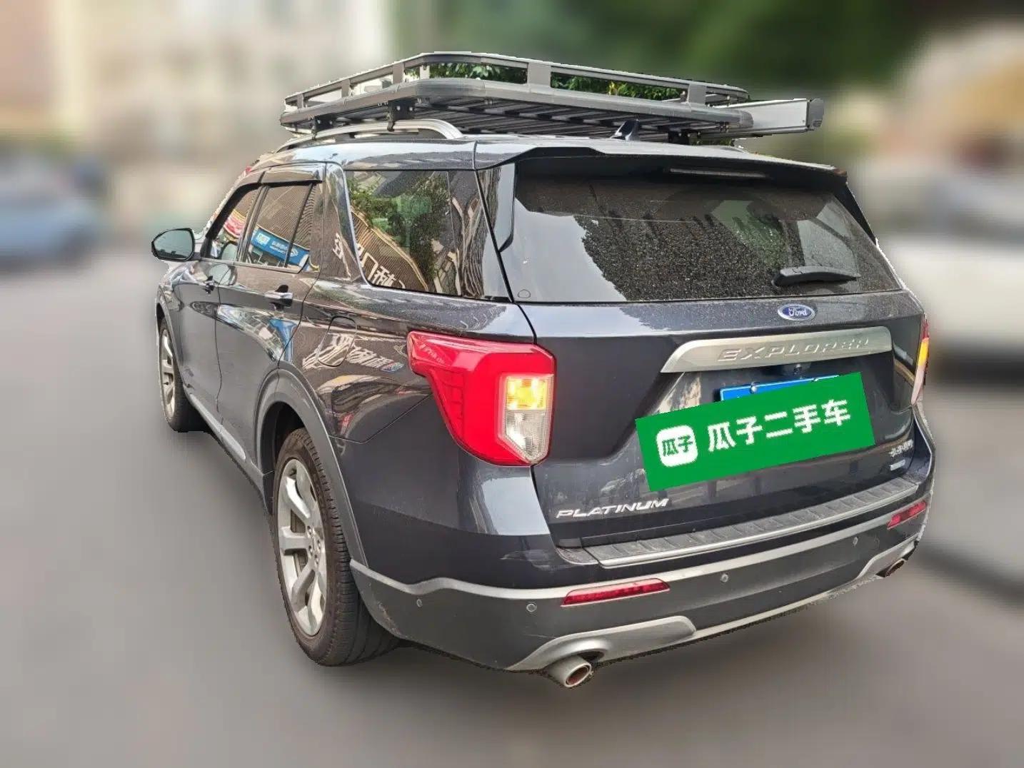 Ford Explorer 2020 EcoBoost 285 4x4 Platinum Edition 7-Seater — миниатюра 4
