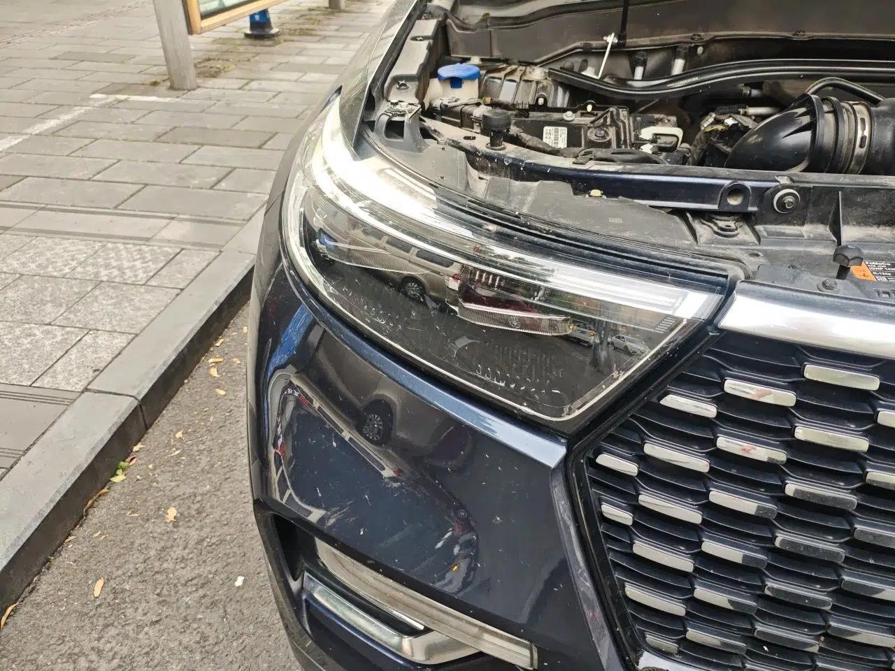Ford Explorer 2020 EcoBoost 285 4x4 Platinum Edition 7-Seater — миниатюра 7