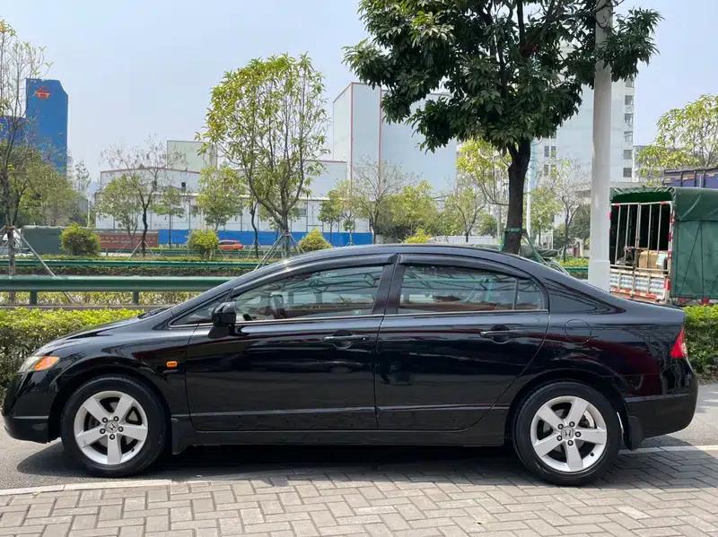 2006 Civic 1.8L Automatic Classic Edition — миниатюра 3