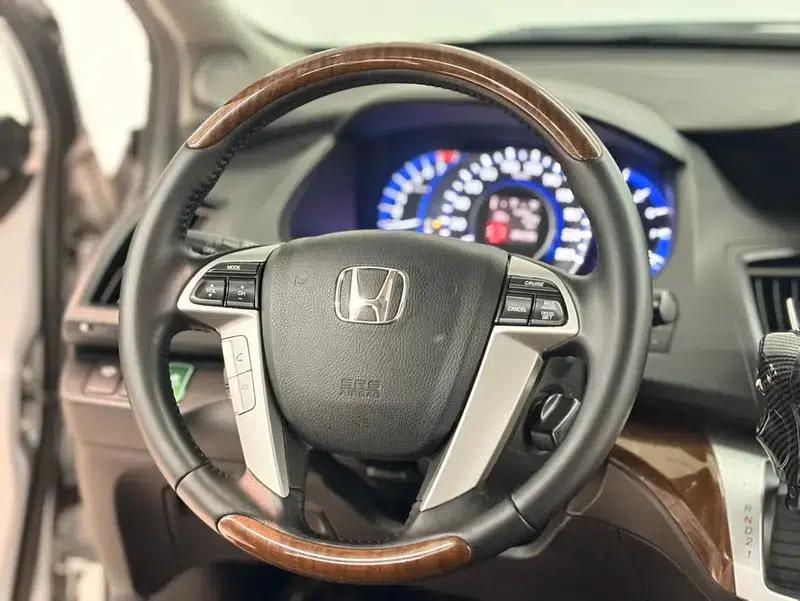 2013 Odyssey 2.4L Elite Edition — миниатюра 15