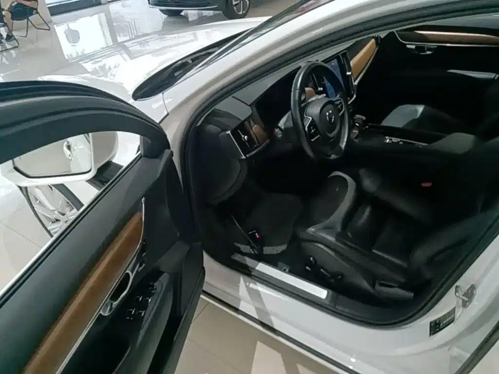 2017 Volvo S90 T5 Smart Edition — миниатюра 16
