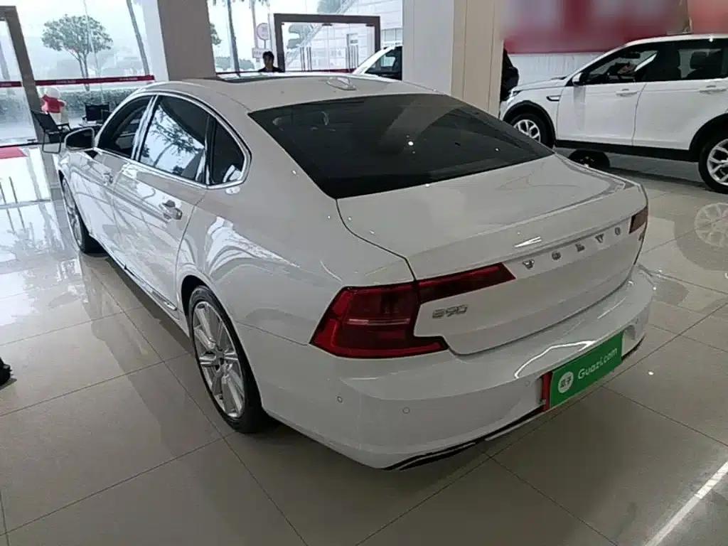 2017 Volvo S90 T5 Smart Edition — миниатюра 5