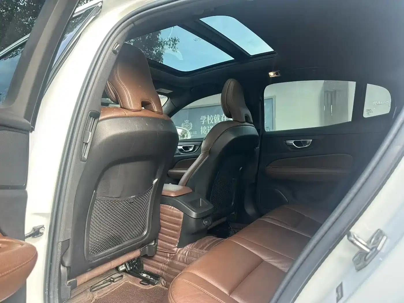2021 Volvo S60 T4 Inscription Luxury Edition — миниатюра 6