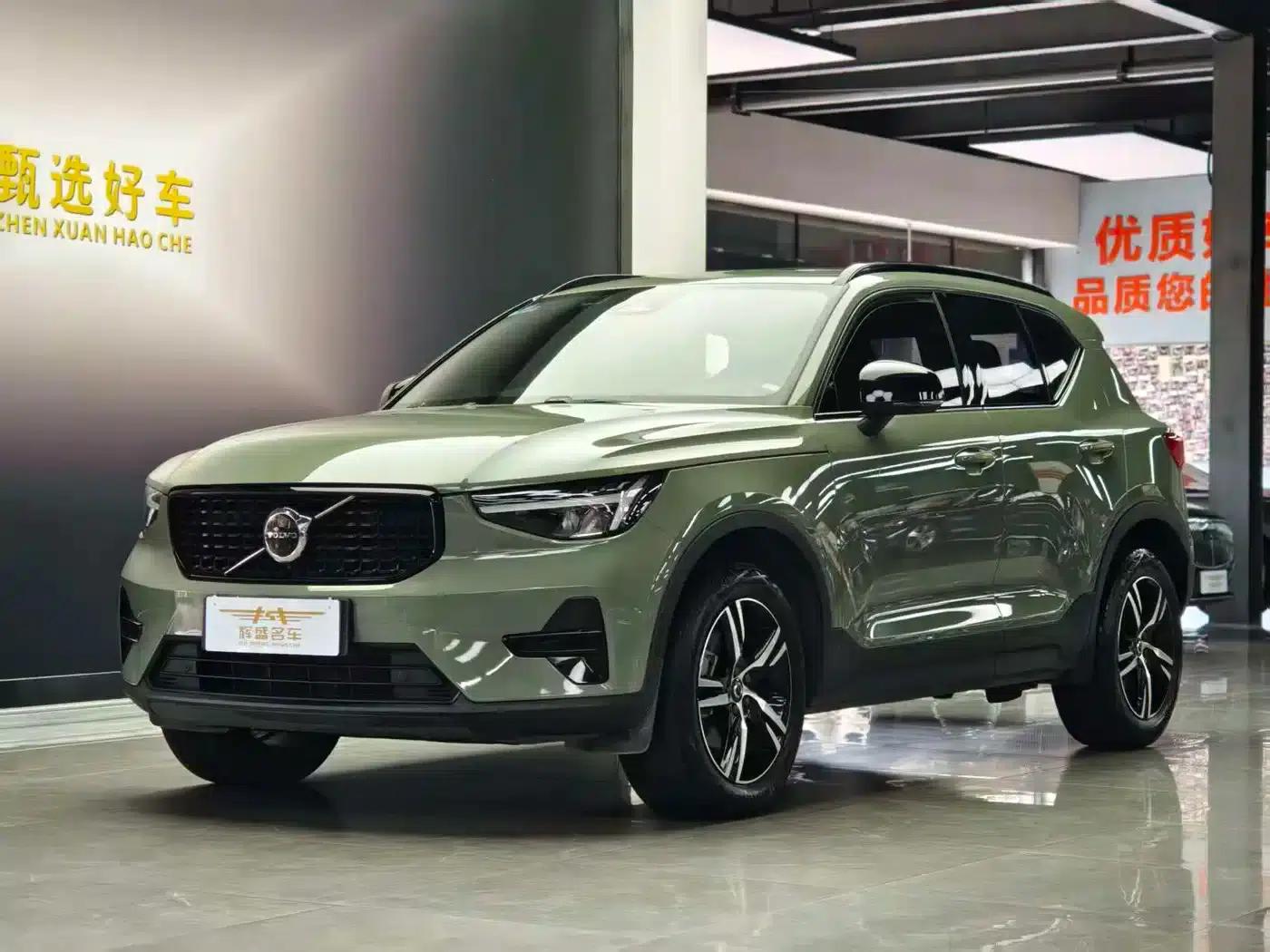2024 Volvo XC40 B3 Smart Sport Edition — миниатюра 1