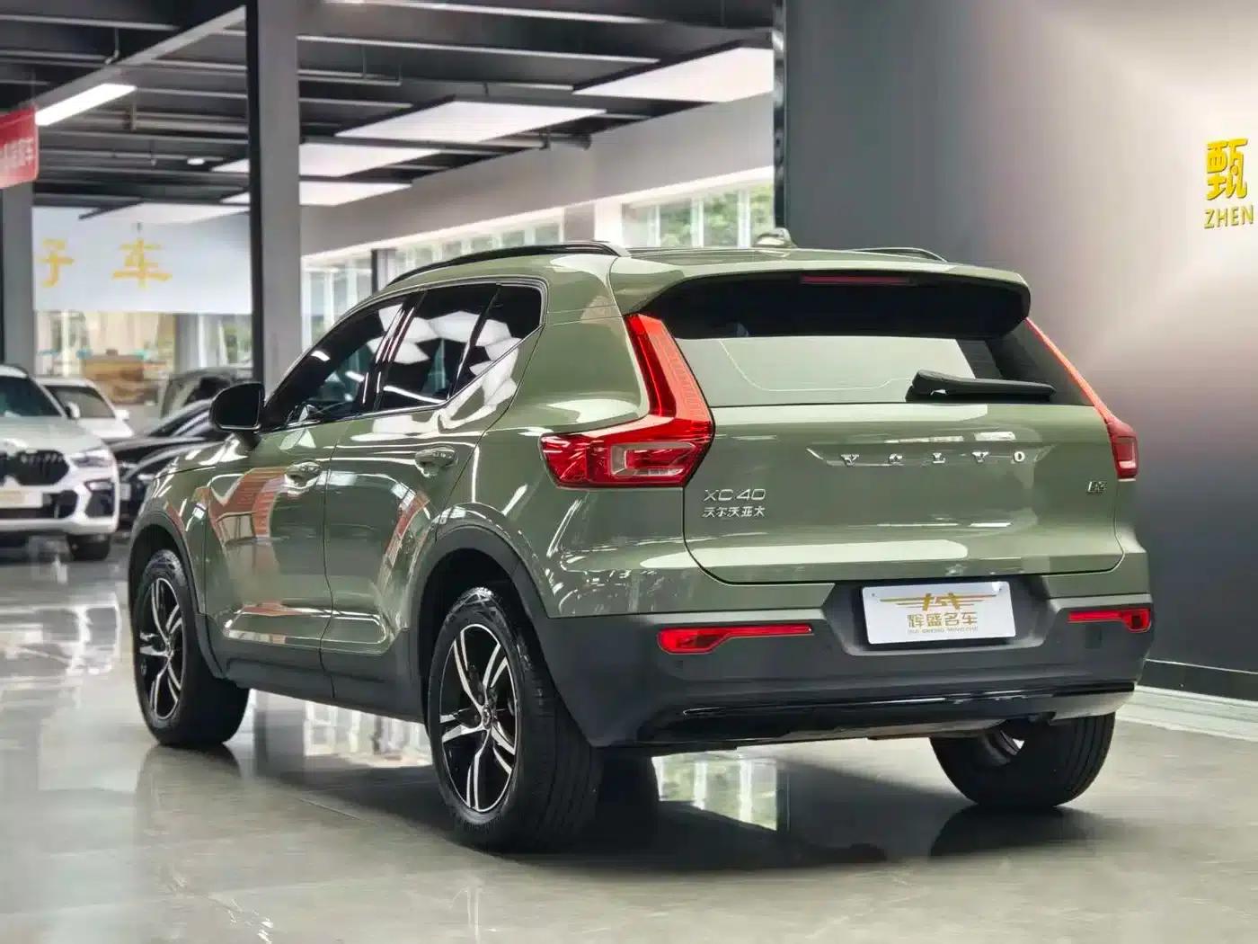 2024 Volvo XC40 B3 Smart Sport Edition — миниатюра 4