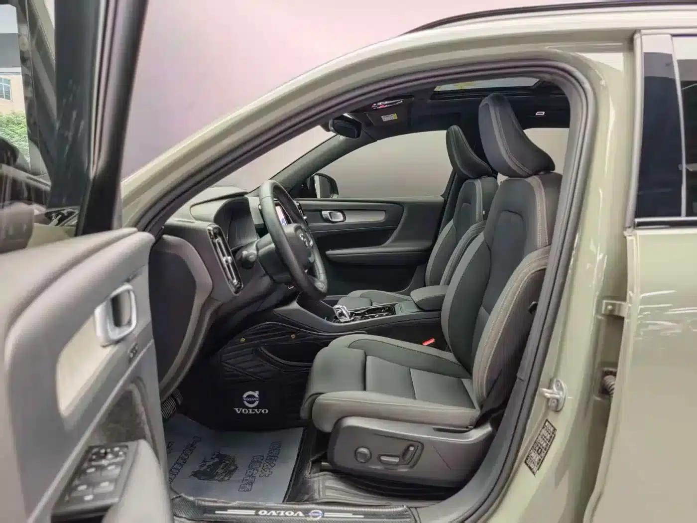 2024 Volvo XC40 B3 Smart Sport Edition — миниатюра 5