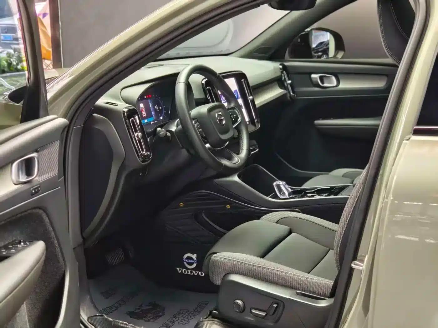2024 Volvo XC40 B3 Smart Sport Edition — миниатюра 6