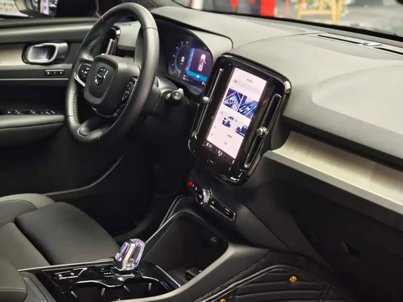 2024 Volvo XC40 B3 Smart Sport Edition — миниатюра 9
