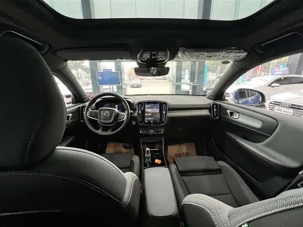 2024 Volvo XC40 B3 Smart Sport Edition — миниатюра 13