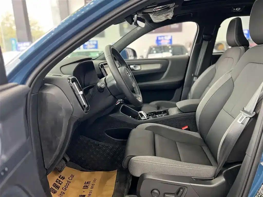 2024 Volvo XC40 B3 Smart Sport Edition — миниатюра 17