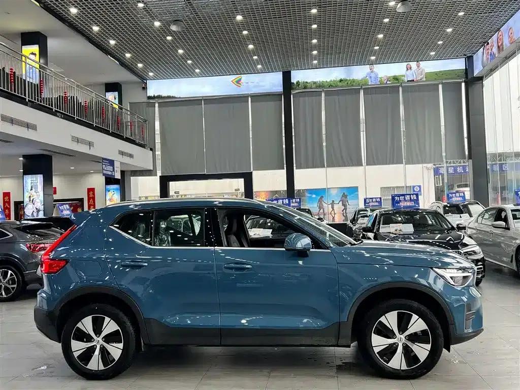 2024 Volvo XC40 B3 Smart Sport Edition — миниатюра 4