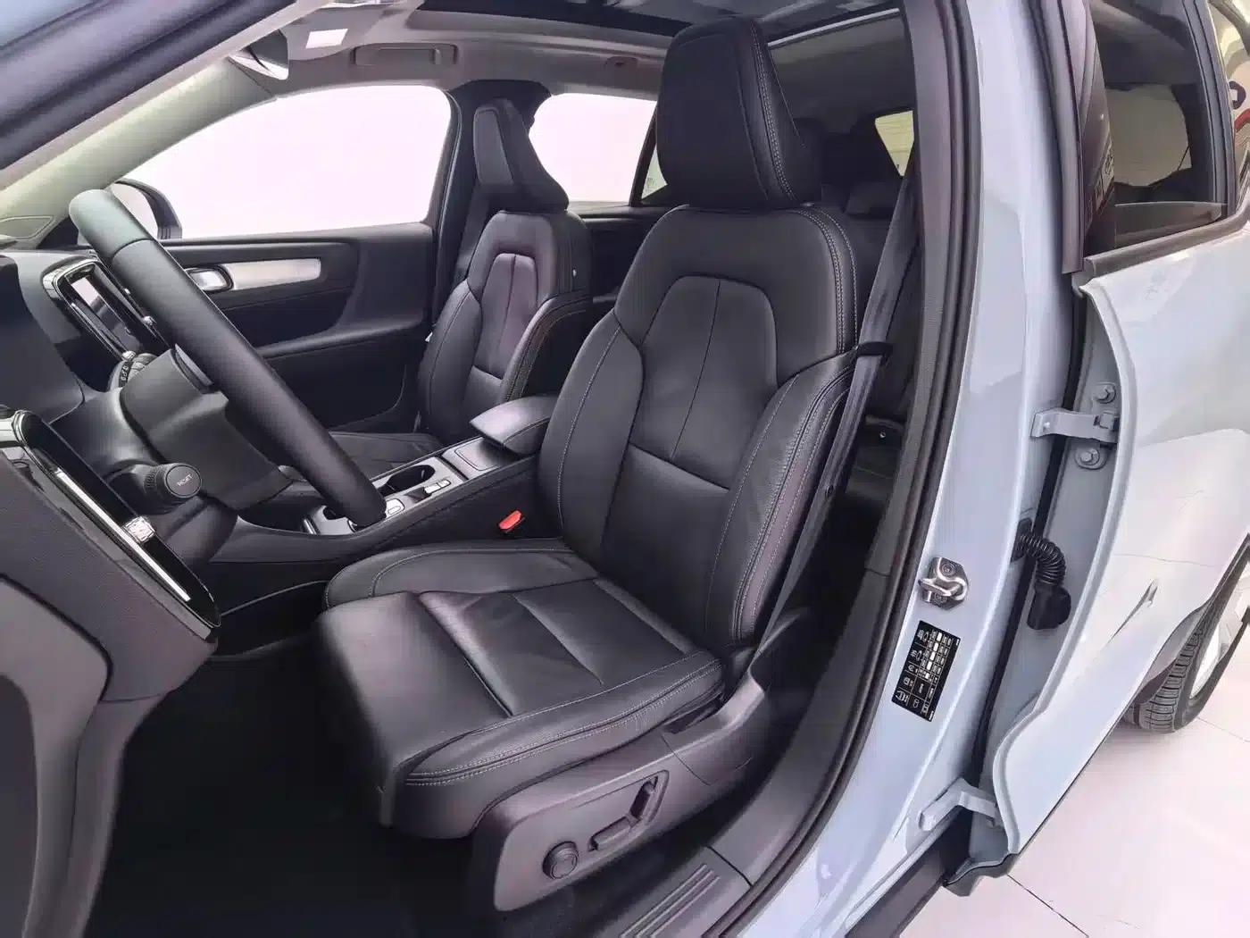 2019 Volvo XC40 (Imported) T4 AWD Midnight Amazon Blue — миниатюра 6