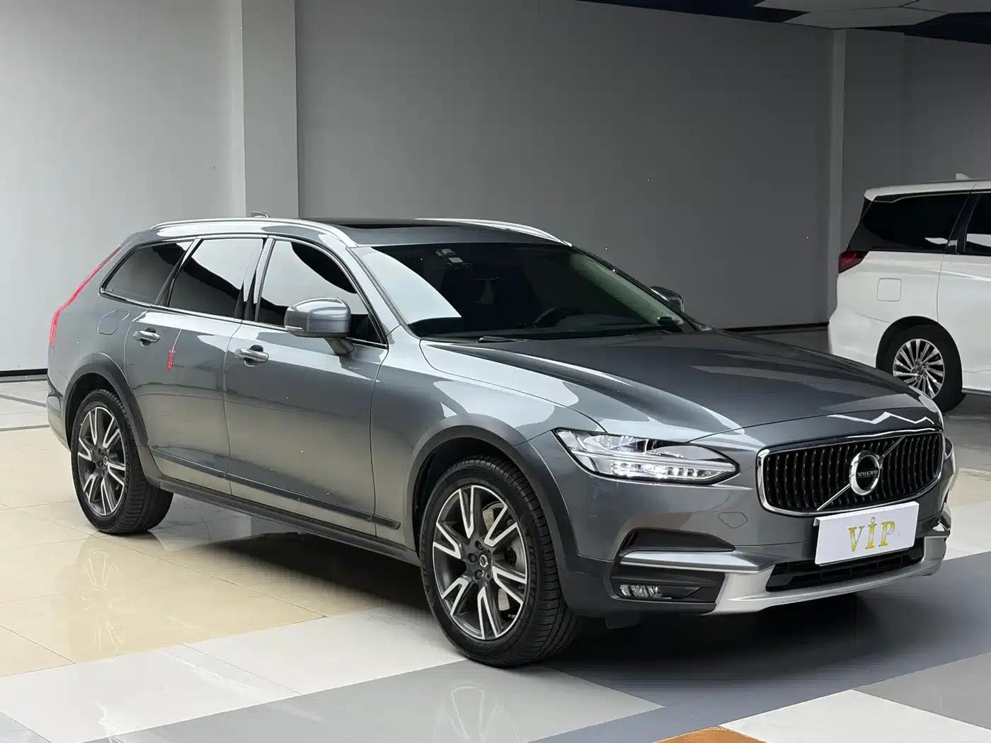 2020 Volvo V90 Cross Country T5 AWD Smart Edition — миниатюра 3