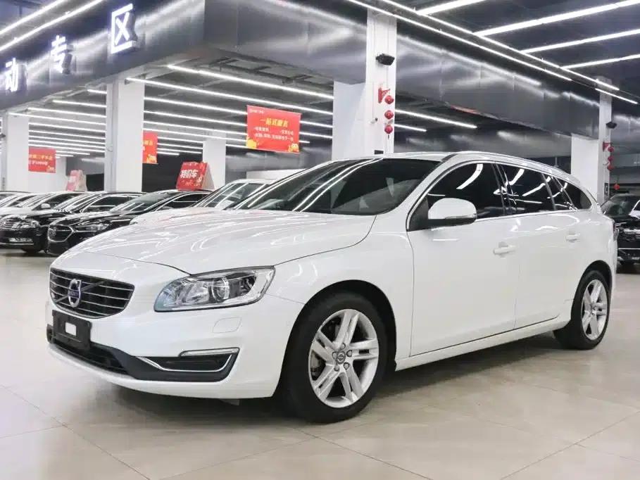 2017 Volvo V60 T5 Smart Edition (China V Emission Standard) — миниатюра 1