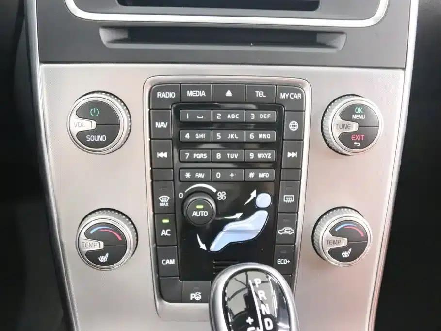 2017 Volvo V60 T5 Smart Edition (China V Emission Standard) — миниатюра 8