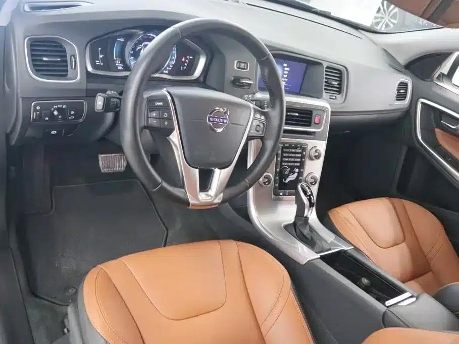 2017 Volvo V60 T5 Smart Edition (China V Emission Standard) — миниатюра 9